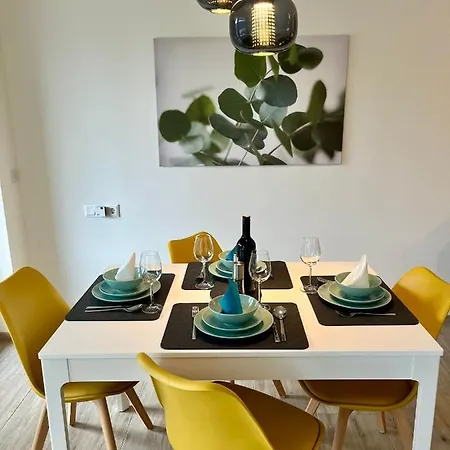 Mit Seeblick - Ossiacher Gerlitzen アパート