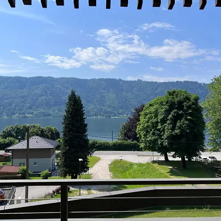 Mit Seeblick - Ossiacher Gerlitzen アパート